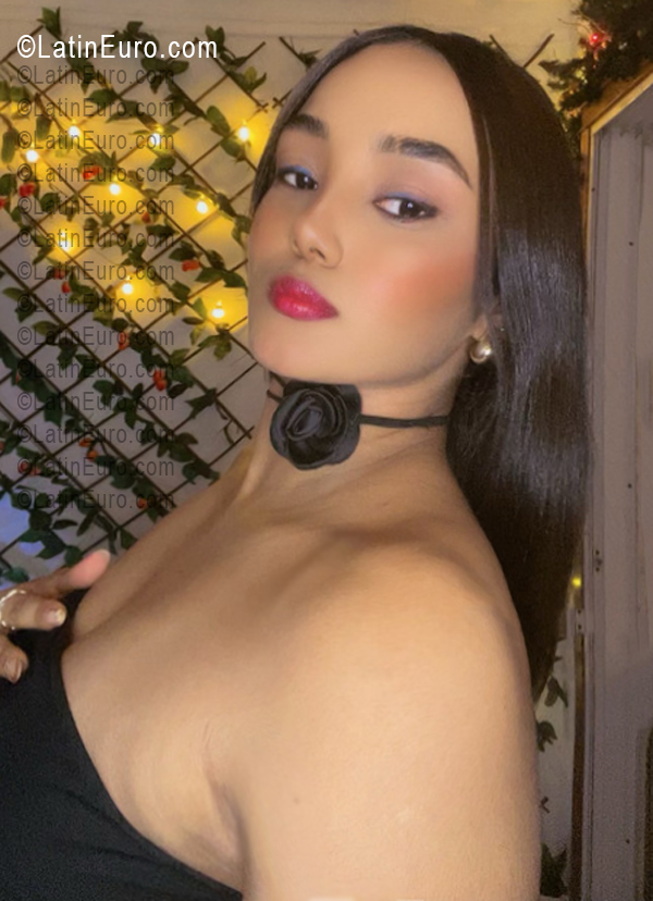 Date this young Dominican Republic girl Rosely from Santo Domingo DO55598