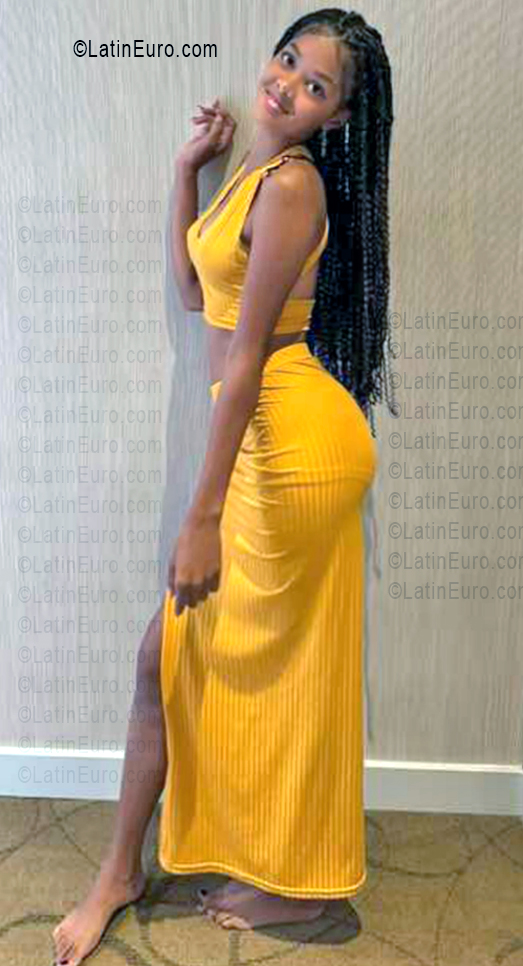 Date this delightful Dominican Republic girl Mara from Santo Domingo DO55943