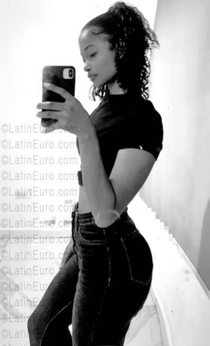 Date this sultry Dominican Republic girl Jade from Santo Domingo DO55667
