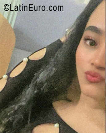 Date this voluptuous Dominican Republic girl Mari from Santo Domingo DO55676