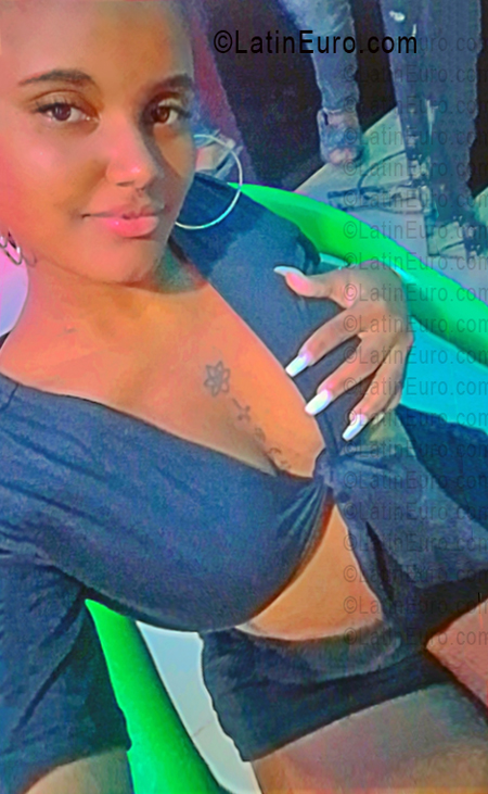 Date this beautiful Dominican Republic girl Rebeca from Santo Domingo DO55743