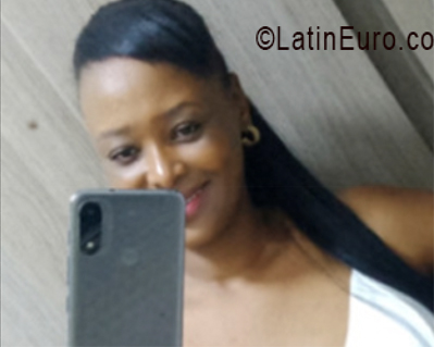 Date this hard body Colombia girl Johana from Cali CO33554