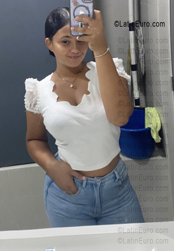 Date this athletic Dominican Republic girl Rosee from Nagua DO55792