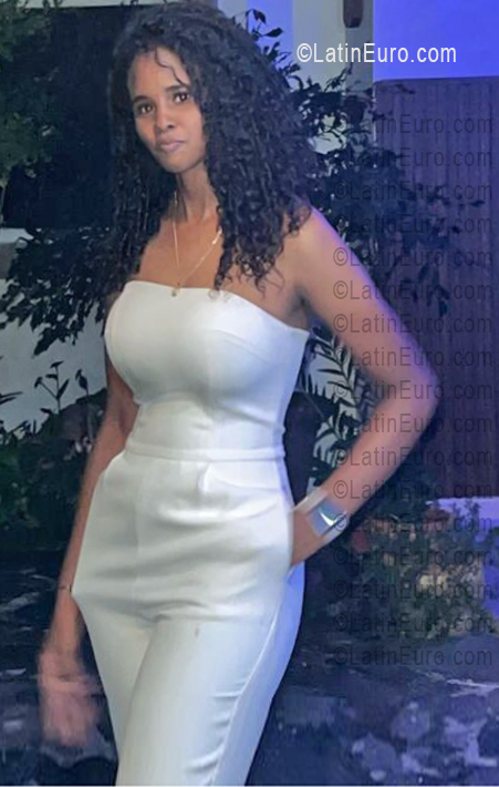 Date this passionate Dominican Republic girl Rosanna from San Rafael Del Yuma DO55800