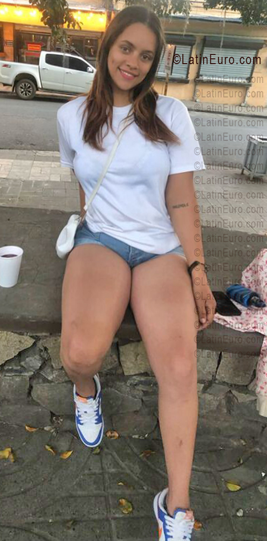 Date this gorgeous Dominican Republic girl Yanilka from La Vega DO55881
