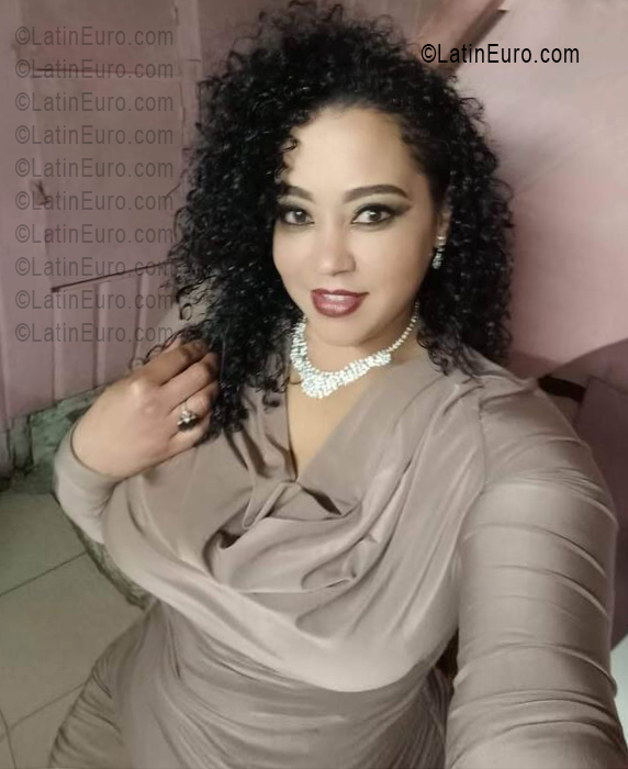 Date this georgeous Dominican Republic girl Layosie from Santo Domingo DO55923