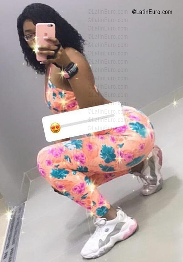 Date this funny Colombia girl Tivi from Medellin CO33592