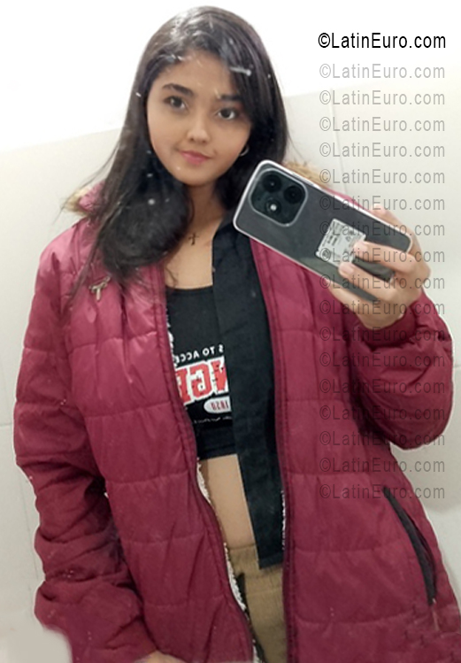 Date this passionate Colombia girl Luisana from Barranquilla CO33606