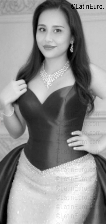 Date this good-looking Mexico girl Jazmin from Acapulco MX2783