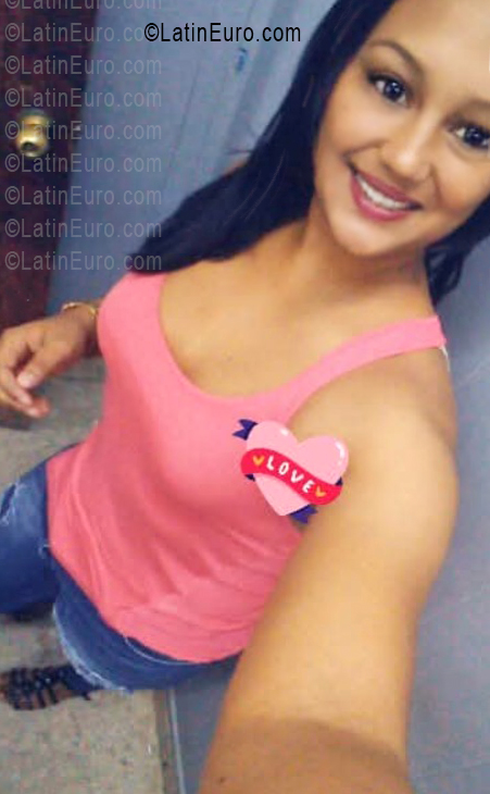 Date this georgeous Dominican Republic girl Jasmin from Santiago DO55979