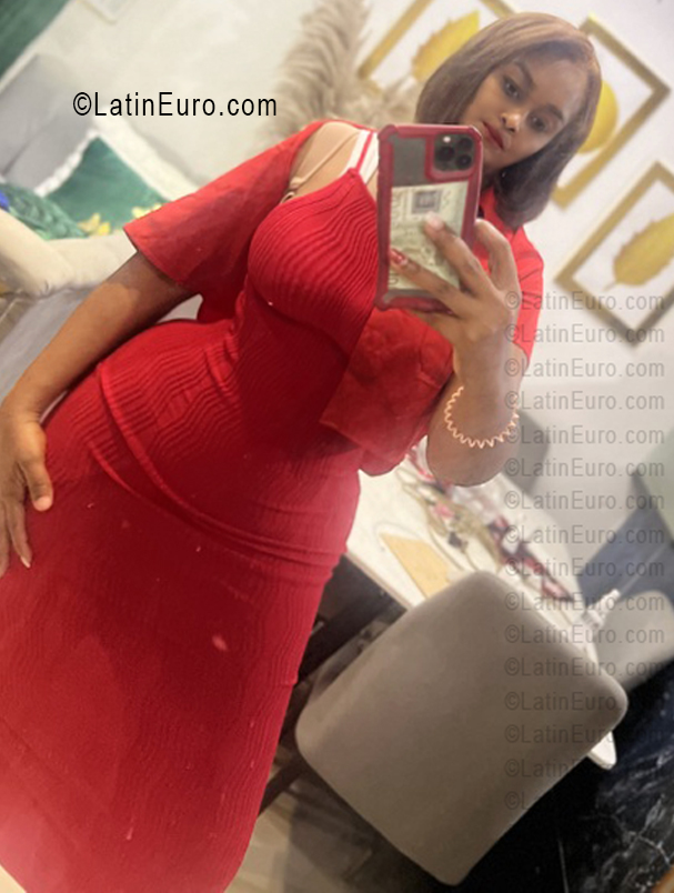 Date this charming Dominican Republic girl Kenia from Santo Domingo DO55986