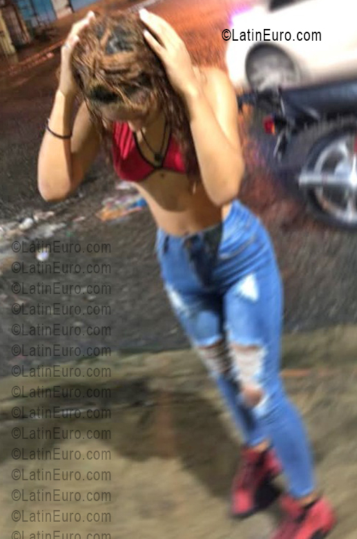 Date this fun Dominican Republic girl La from Santo Domingo DO56035