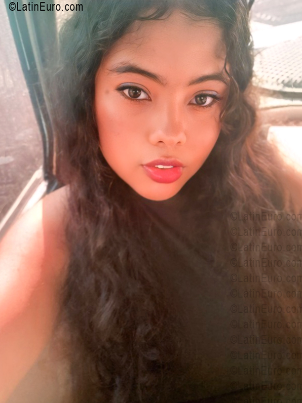 Date this stunning Dominican Republic girl Madeline from Banica DO56093