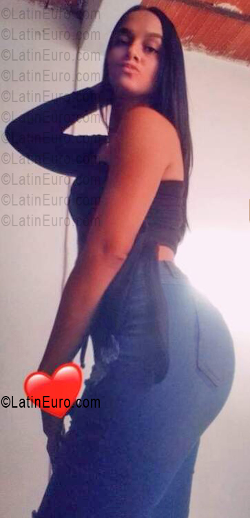 Date this charming Venezuela girl Franyer from Caracas VE5426