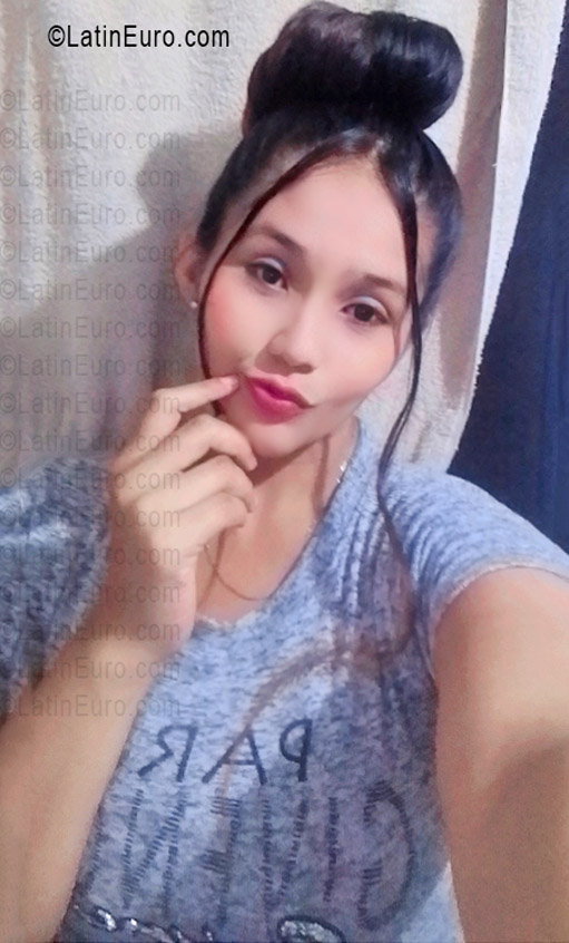 Date this charming Venezuela girl Albanys from Caracas VE5440