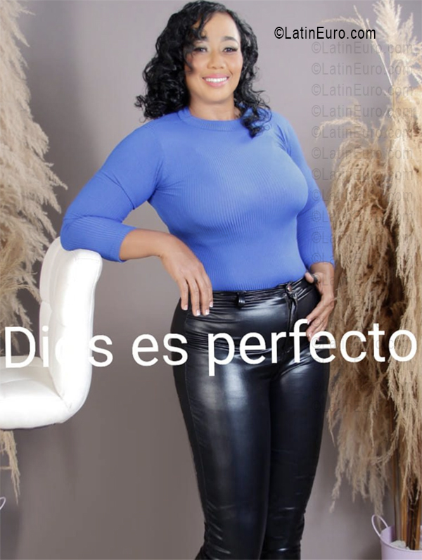 Date this attractive Dominican Republic girl Midaly from Nagua DO56134