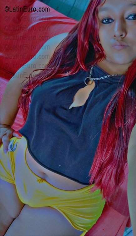 Date this cute El Salvador girl Yanet from San Salvador SV198