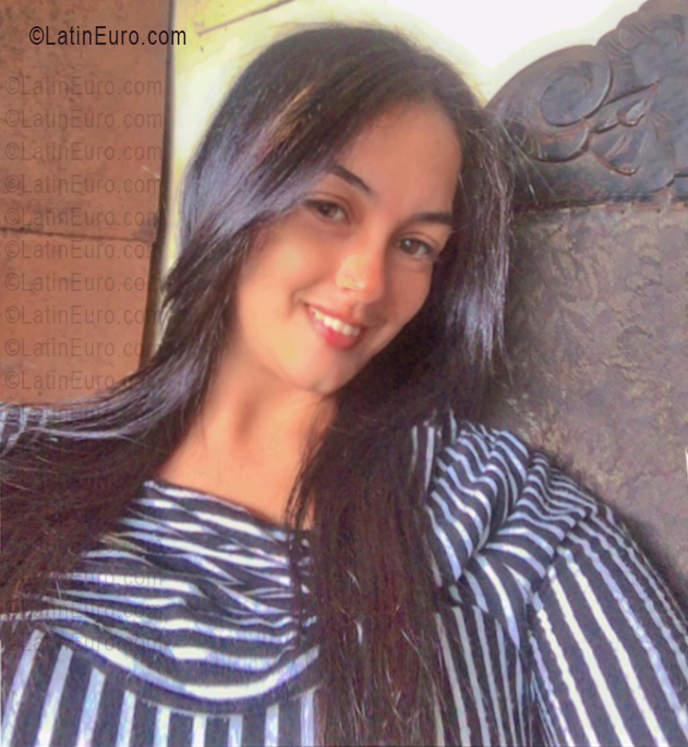 Date this sensual Venezuela girl Migdalia from Barquisimeto VE5500