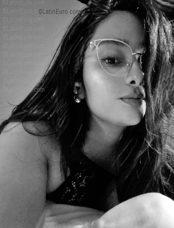 Date this young Nicaragua girl Xilo from Managua NI330