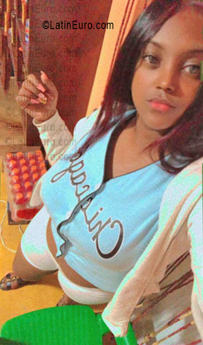 Date this passionate Dominican Republic girl Yossy from La Vega DO56206