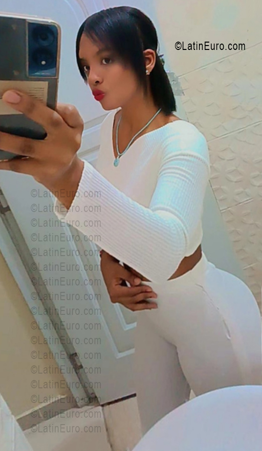 Date this cute Dominican Republic girl Malin from Santo Domingo DO56211