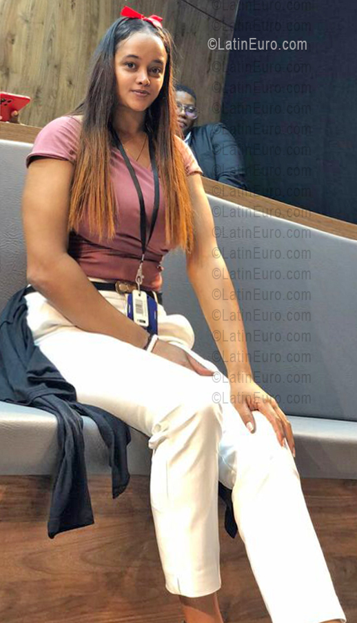 Date this delightful Colombia girl Grace from Cali CO33685