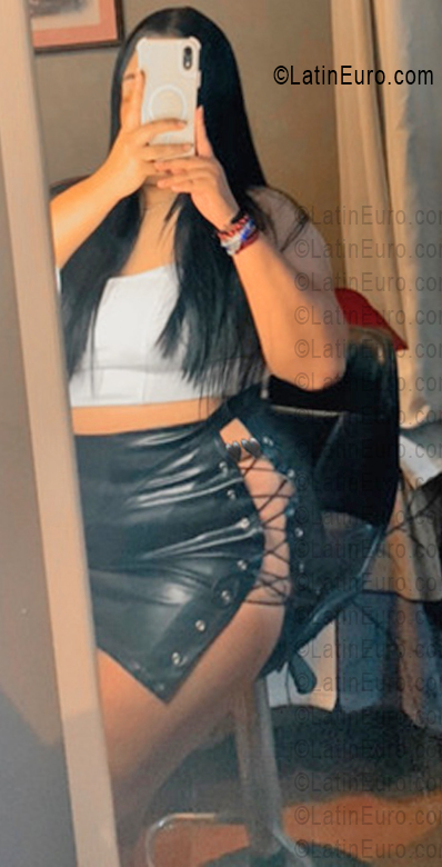 Date this tall Mexico girl Val from Nuevo Leon MX2790