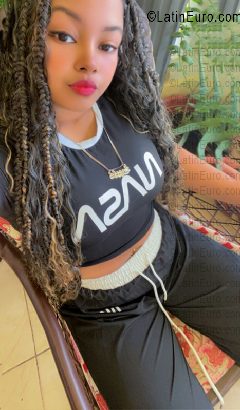 Date this voluptuous Dominican Republic girl Angela from San Pedro de Macoris DO56290