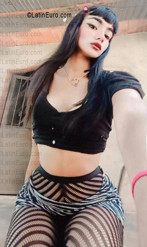 Date this young Venezuela girl Skarlett from La Victoria VE5584