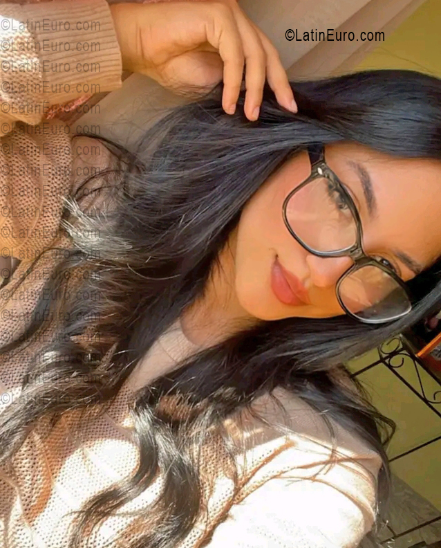 Date this athletic Venezuela girl Leonella velasquez from Maturin VE5595