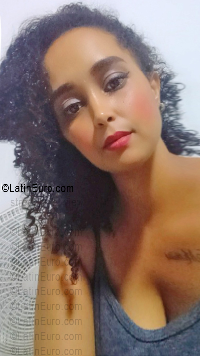 Date this charming Colombia girl Maidely from Barranquilla CO33717