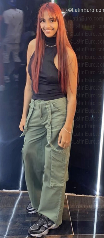 Date this hard body Dominican Republic girl Naylea from Peralta DO56341