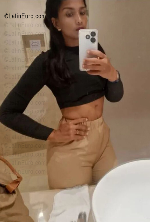 Date this lovely Dominican Republic girl Karen from Santo Domingo DO56342