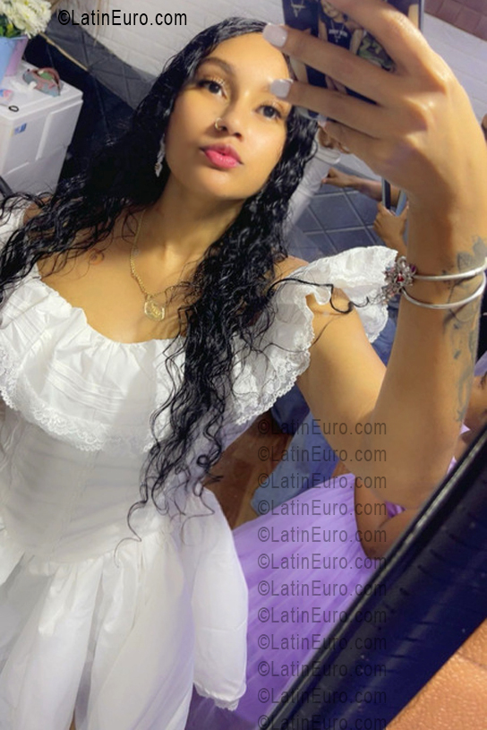 Date this lovely Dominican Republic girl Nefertari from San Cristobal DO56364