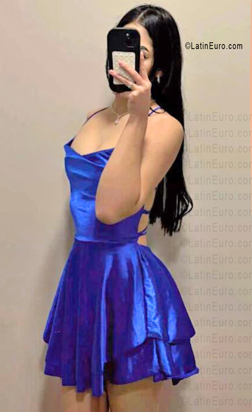 Date this happy Peru girl Zaida from Lima PE2166