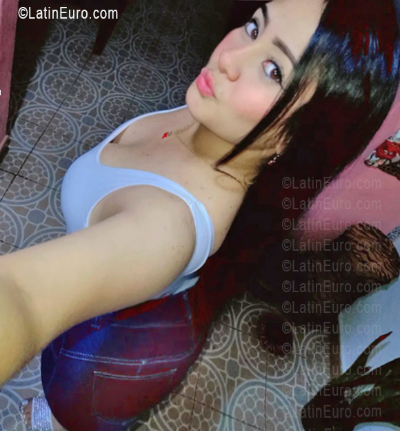 Date this funny Venezuela girl Yosmar from Caracas VE5686