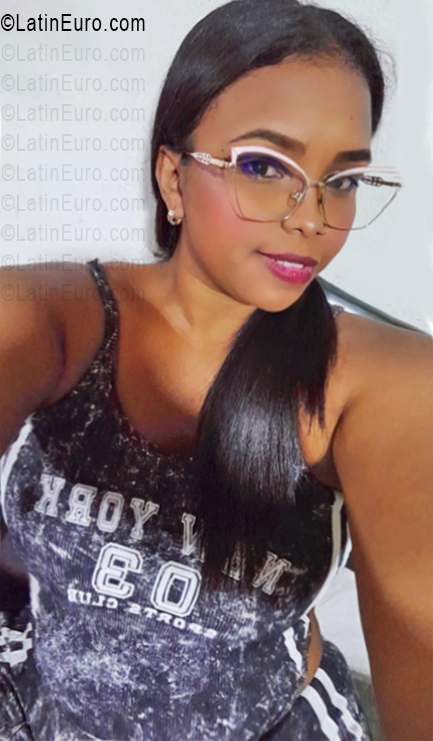 Date this beautiful Venezuela girl Yuri from Aragua VE5696