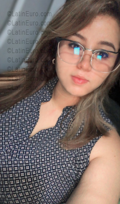 Date this beautiful Honduras girl Delmys from Cortes HN3009