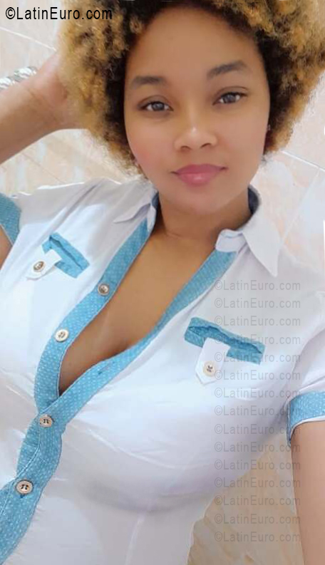 Date this delightful Dominican Republic girl Elianny from Santiago DO56521