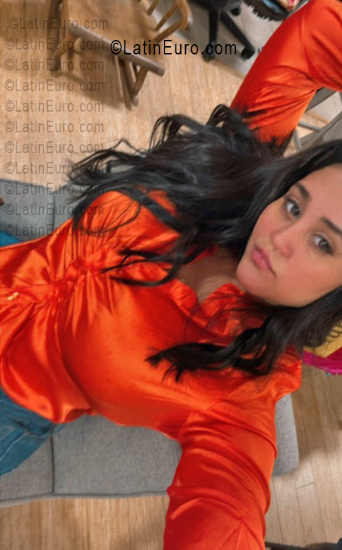 Date this delightful Dominican Republic girl Elizabeth from Santo Domingo DO56535