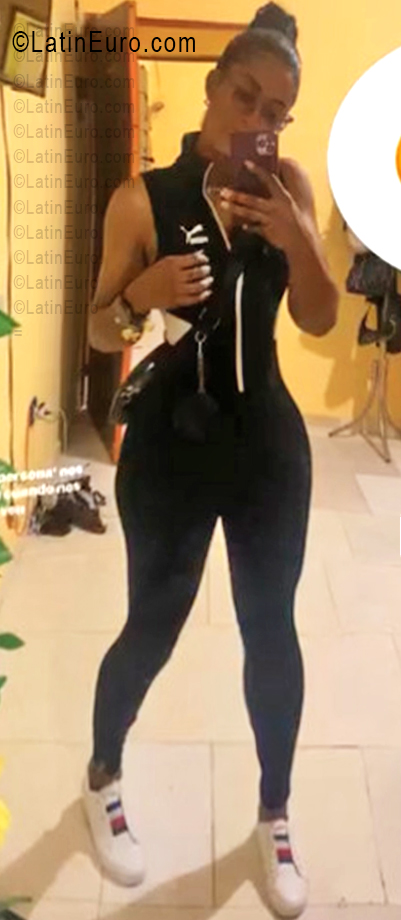 Date this tall Dominican Republic girl Daniela from Barahona DO56595