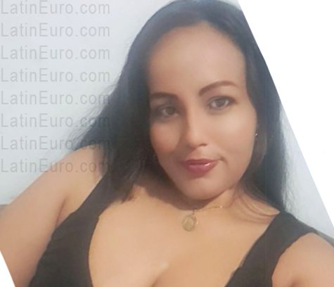Date this exotic Colombia girl Sandra from Cali CO33781