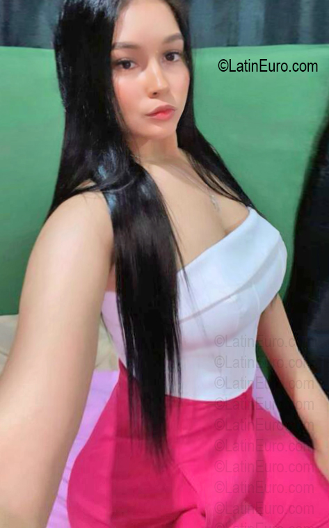 Date this foxy Dominican Republic girl MC from Santiago DO56698