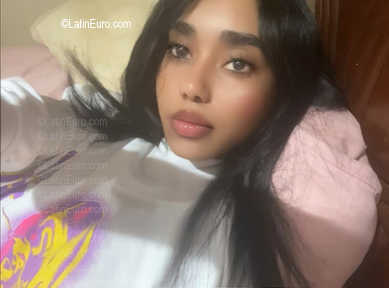 Date this delightful Dominican Republic girl Amelet from Santo Domingo DO56723