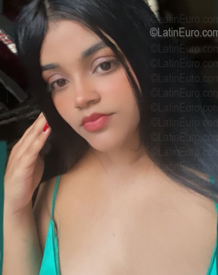 Date this happy Dominican Republic girl Dairiany from Tenares DO56744