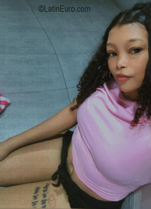 Date this sensual Honduras girl Damaris from La Ceiba HN3015