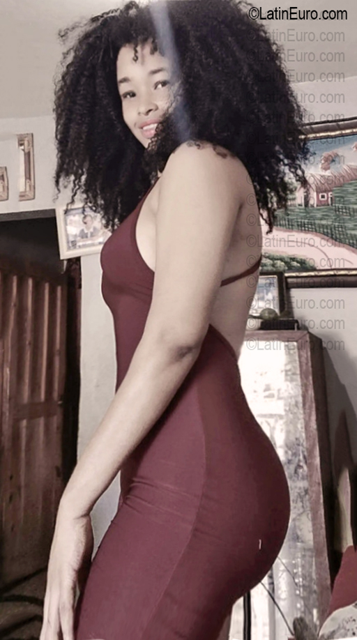 Date this delightful Dominican Republic girl Ruth from Santo Domingo DO56782