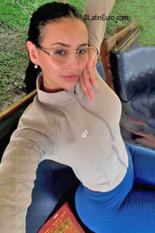 Date this hard body Dominican Republic girl Marianny from Santiago De Los Caballeros DO56796