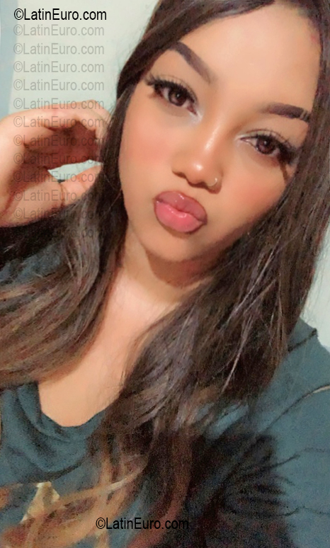 Date this funny Dominican Republic girl Samanta Paola from Santo Domingo DO56844