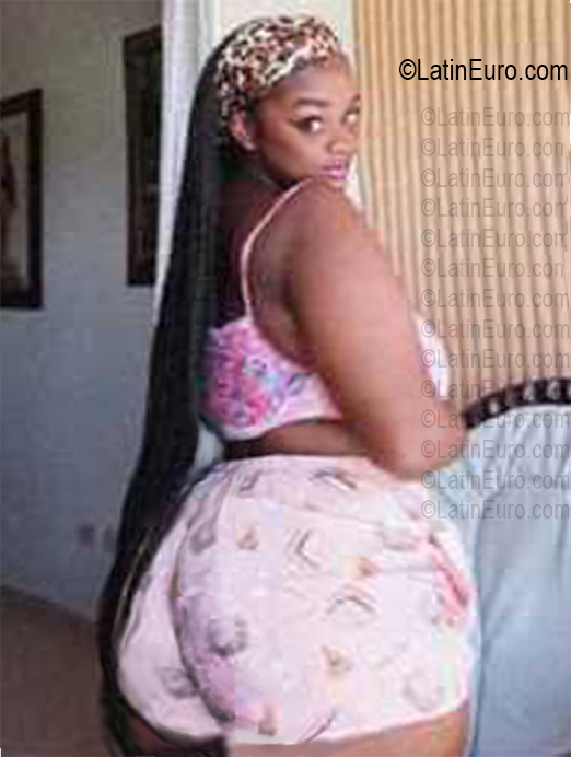 Date this funny Dominican Republic girl Sihara from Santo Domingo DO56866